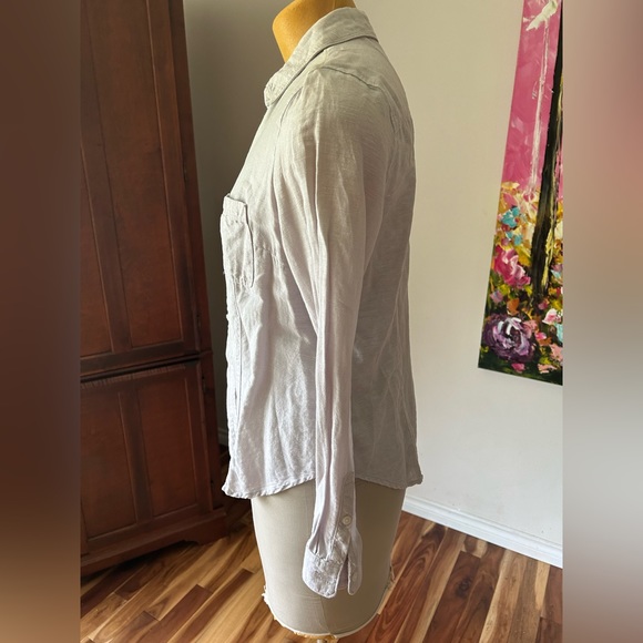 Ladies Banana Repbulic Linen Shirt. Silver/Grey (hint of mauve). EUC Sz M Petite - Picture 2 of 4